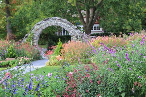 Blithewold mansion gardens and arboretum - For children ages 5 to 10. $225 Member | $275 Non-member. (Non-Members are automatically enrolled into a 12-month Blithewold Household Membership) Imagine your child’s summer days spent exploring Blithewold’s magnificent gardens, arboretum, and seashore. It is nature’s finest classroom and an idyllic camp setting. 